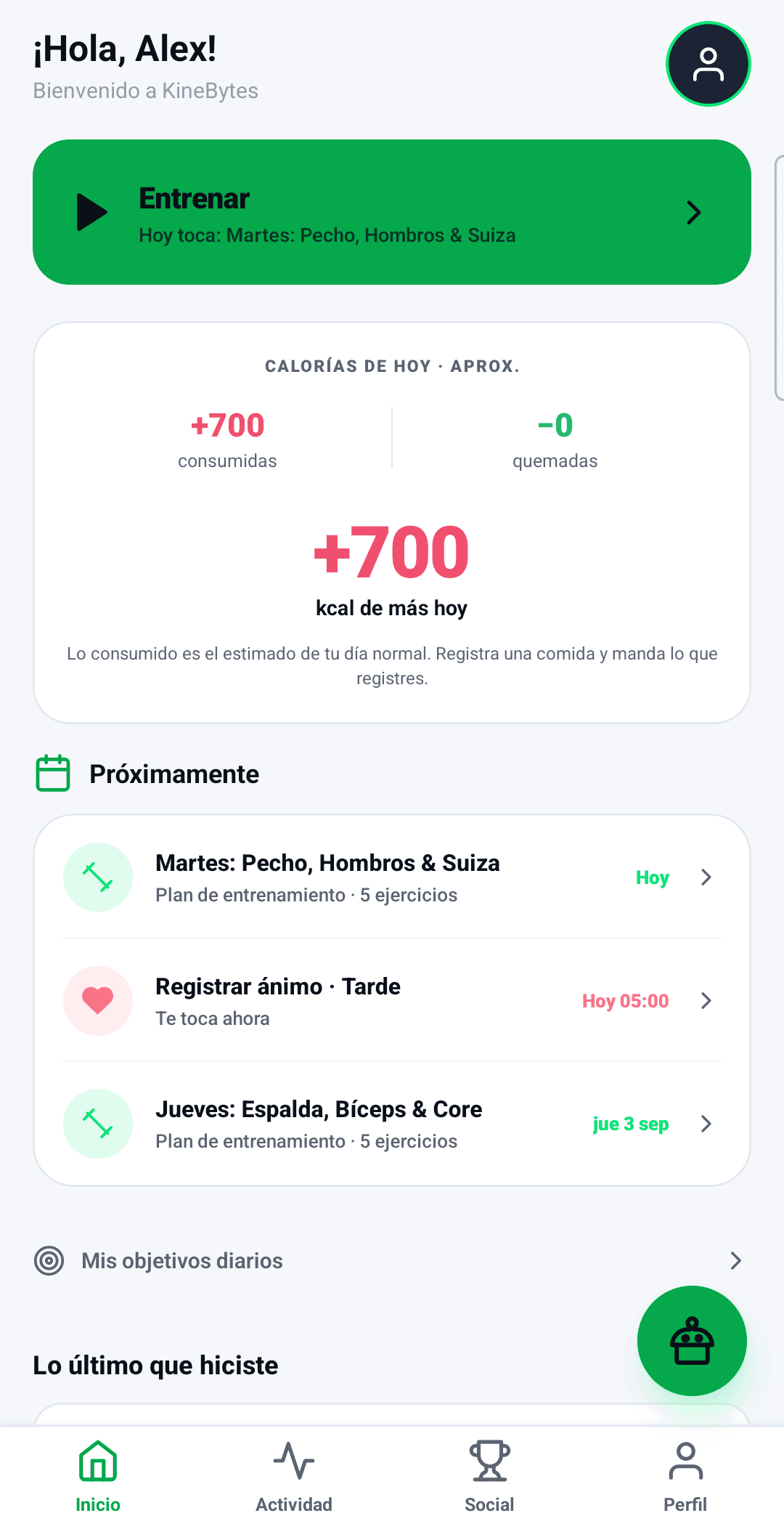 Pantalla de inicio de KineBytes con el botón Entrenar y las calorías del día